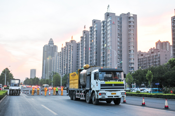 同步碎石準(zhǔn)備施工